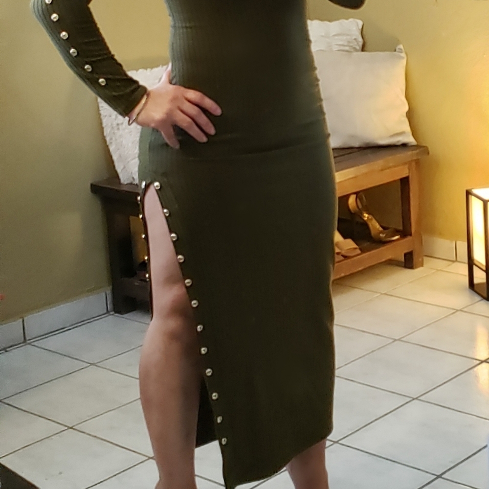 Dress - Picture 3 of 5